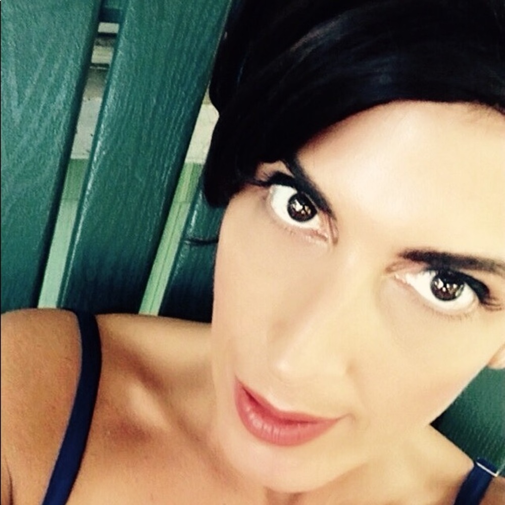 Meet your Posher, Melissa